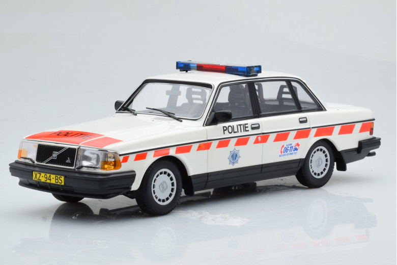 Volvo 240 GL Politie Netherlands Minichamps 1/18