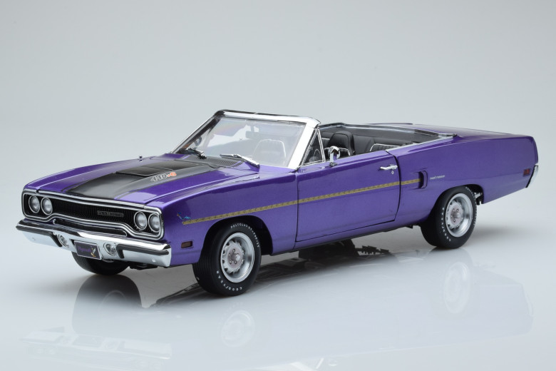 18810-B  Plymouth 440-6 Road Runner Cabriolet Plum Crazy Purple GMP 1/18