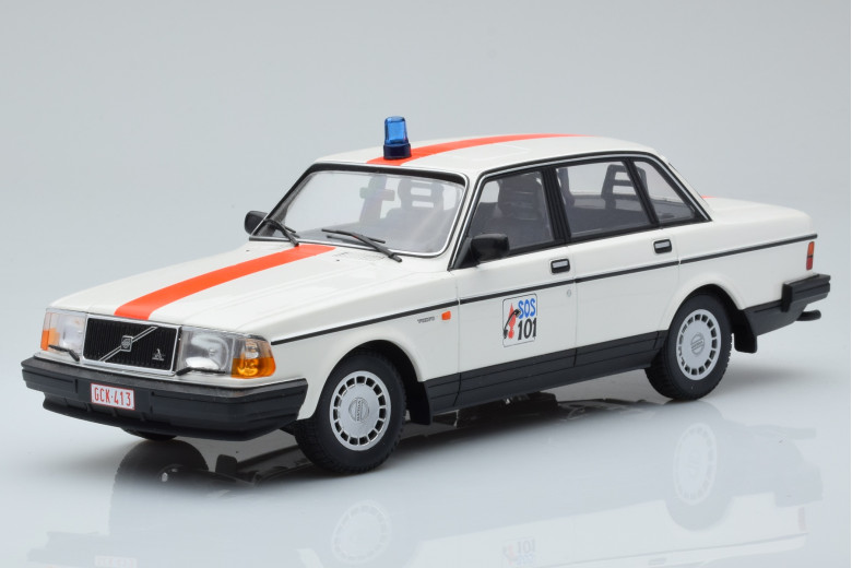 Volvo 240 GL Politie Belgium Minichamps 1/18