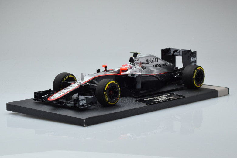 537151822  F1 McLaren Honda MP4-30 n22 J Button Australian GP 2015 Minichamps 1/18