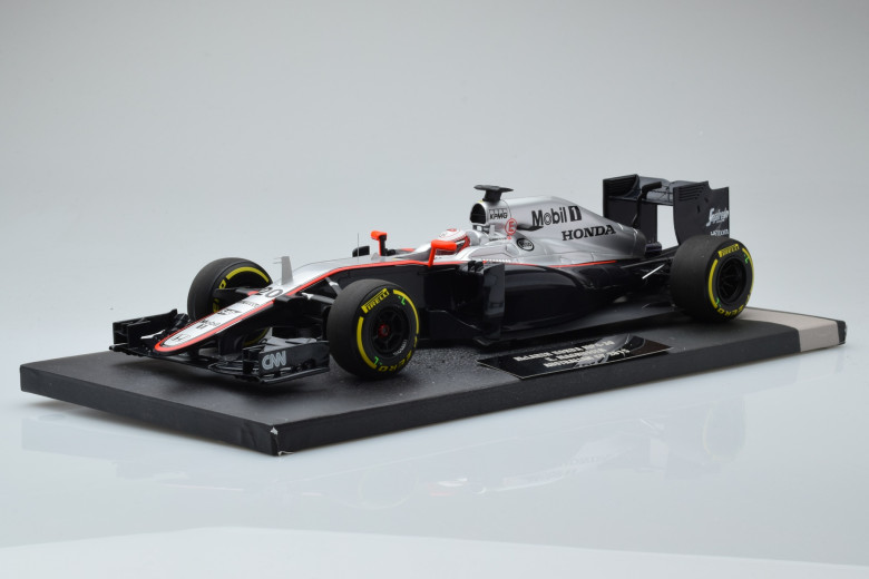 537151820  F1 McLaren Honda MP4-30 n20 K Magnussen Australian GP 2015 Minichamps 1/18