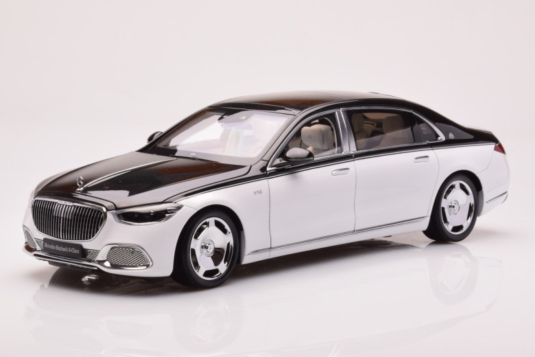 820121  Mercedes Maybach S680 Obsidian Black Diamond White Almost Real 1/18