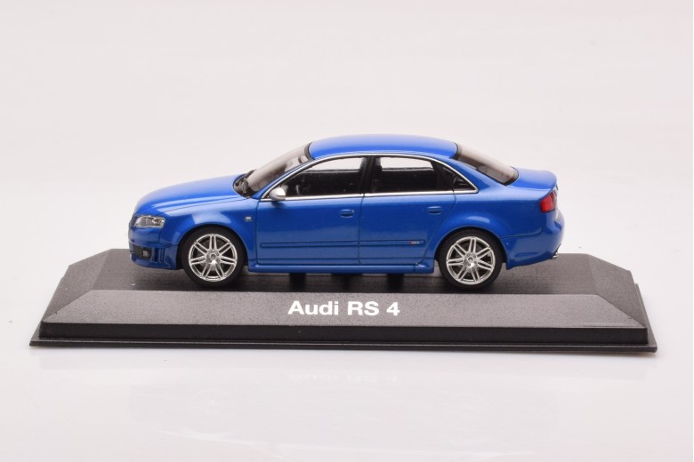 Audi RS4 B7 Sedan Blue Minichamps 1/43