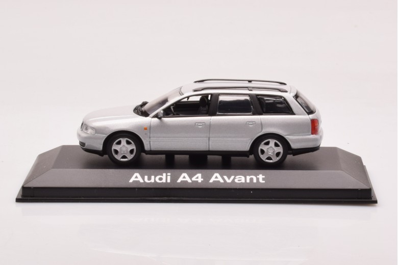 Audi A4 B5 Avant Silver Minichamps 1/43