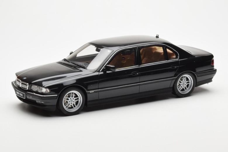 OT609  BMW 750iL E38 Black Otto 1/18