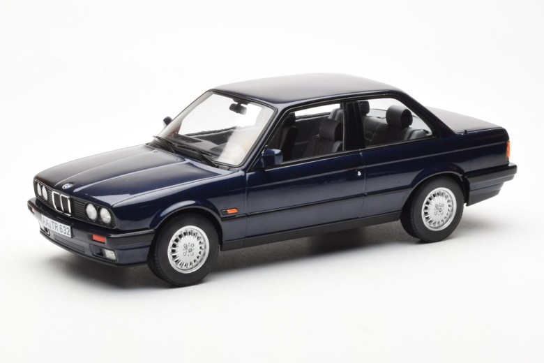183201  BMW 325i E30 Blue Metallic Norev 1/18