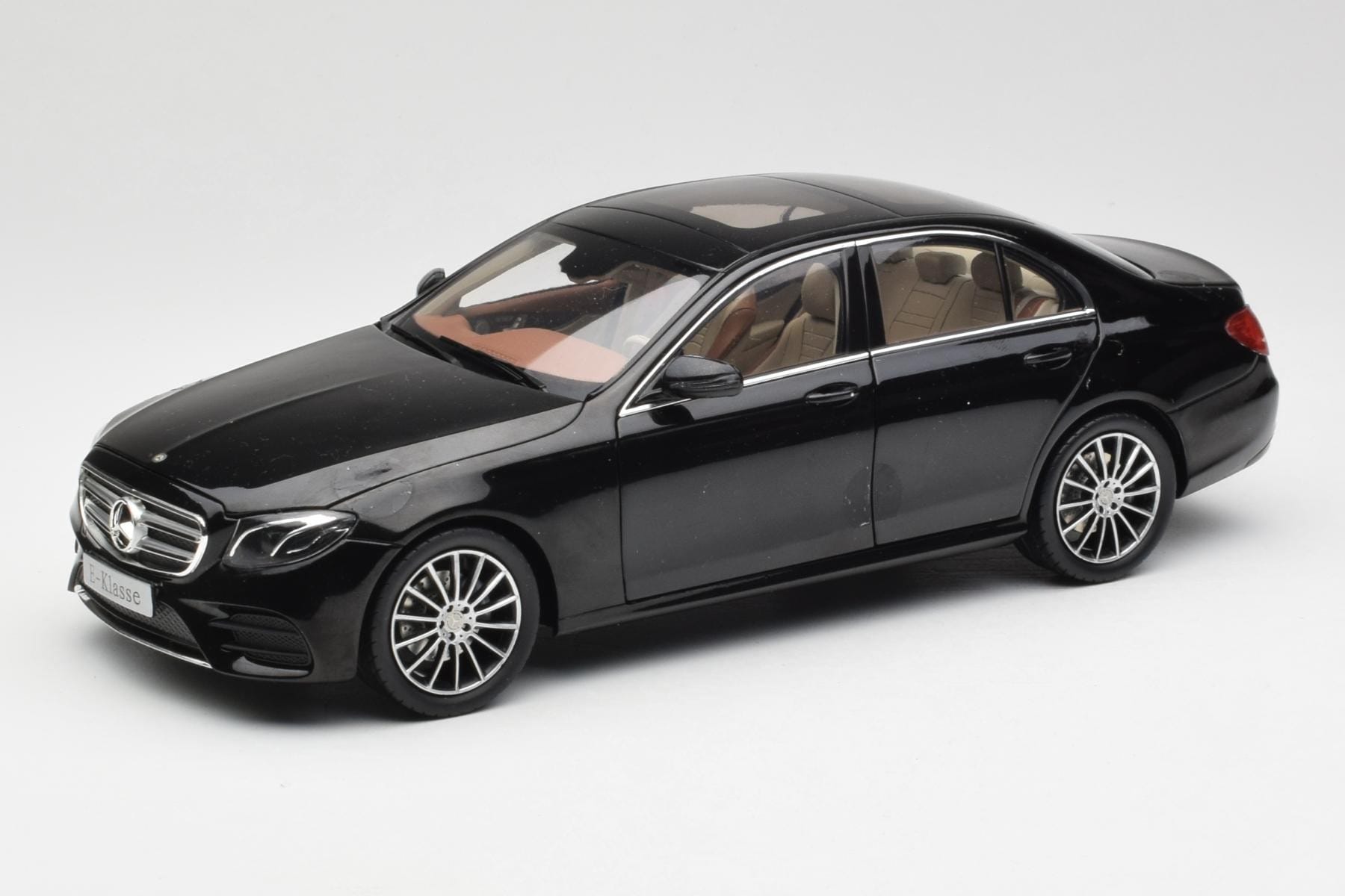Modèle Réduit Mercedes Classe E 2024 Noir - échelle 1/43, IScale