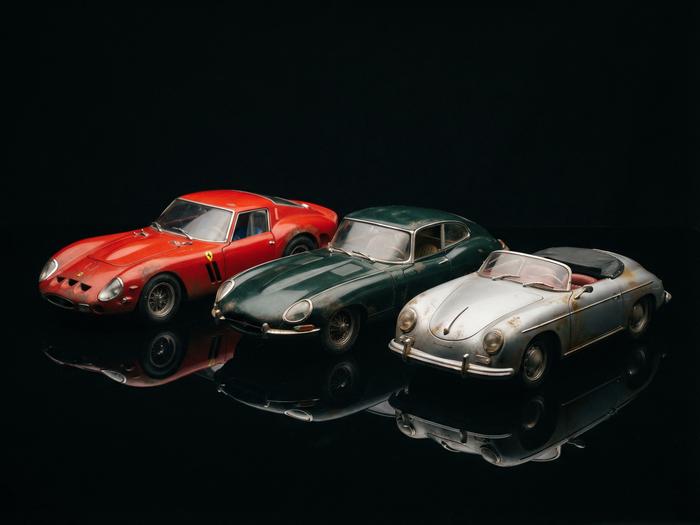 Gebrauchte Modellautos 1:18 — eingestellte Ferrari, Jaguar und Porsche Sammlerstücke