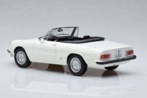Alfa Romeo 2000 Spider Weiß Norev 1:18 187882 Druckguss — Bild 6 von 7