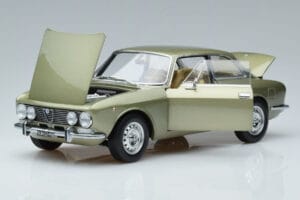 Alfa Romeo GTV 2000 Grün Limitierte Auflage Norev 1:18 187913 Druckguss — Bild 2 von 7