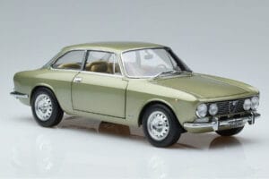 Alfa Romeo GTV 2000 Grün Limitierte Auflage Norev 1:18 187913 Druckguss — Bild 5 von 7