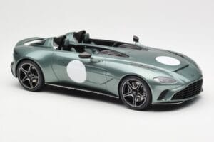 Aston Martin V12 Speedster Grün Metallic GT Spirit 1:18 GT906 Resin — Bild 4 von 6