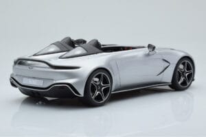 Aston Martin V12 Speedster Silber GT Spirit 1:18 GT430 Resin — Bild 2 von 6