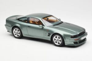 Aston Martin V8 Vantage Grün GT Spirit 1:18 GT345 Resin — Bild 4 von 6
