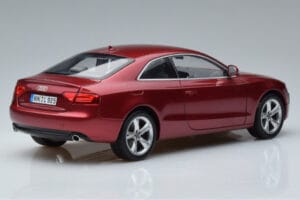 Audi A5 B8 Granatrot Norev 1:18 188352 Druckguss — Bild 3 von 7