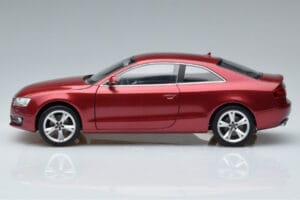 Audi A5 B8 Granatrot Norev 1:18 188352 Druckguss — Bild 4 von 7