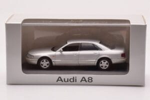 Audi A8 D2 Silber Grüner Streifen Minichamps 1:43 AUDI-264455 Druckguss — Bild 4 von 4