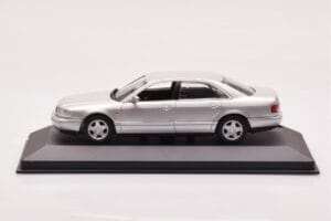Audi A8 D2 Silber Minichamps 1:43 433013006 Druckguss
