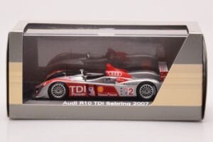 Audi R10 TDI LMP1 #2 F. Biela / E. Pirro / M. Werner 12 Hours of Sebring 2007 Minichamps 1:43 5020700233 Druckguss — Bild 4 von 4