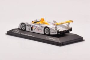 Audi R8 Infineon #2 L. Aiello / R. Capello / Pescatori 2nd Place 24 Hours of Le Mans 2001 Minichamps 1:43 400011202 Druckguss — Bild 3 von 4