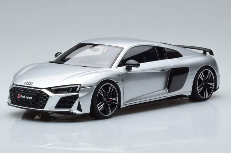 Audi R8 Performance Silber Kengfai 1:18 VAKF-0354 Druckguss