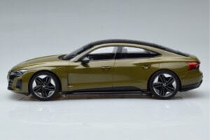 Audi RS E-Tron GT Olivgrün Norev 1:18 188380 Druckguss — Bild 3 von 6
