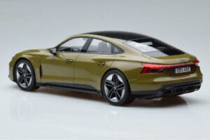 Audi RS E-Tron GT Olivgrün Norev 1:18 188380 Druckguss — Bild 5 von 6