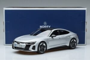 Audi RS e-tron GT Silber Norev 1:18 188381 Druckguss — Bild 6 von 6