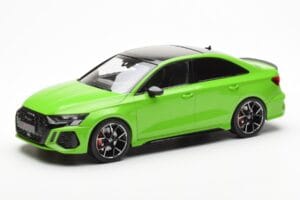 Audi RS3 8Y Limousine Grün MCG 1:18 MCG18449 Druckguss