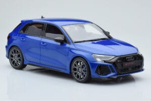 Audi RS3 8Y Sportback Performance Edition Nagaro Blau GT Spirit 1:18 GT884 Resin — Bild 3 von 5