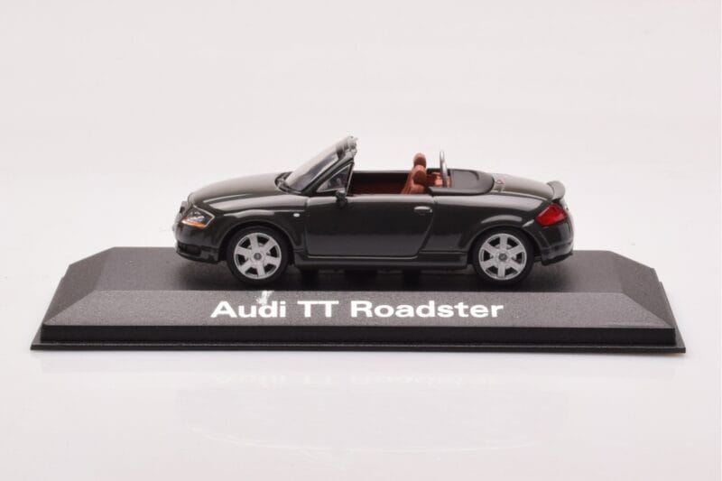 Audi TT 8N Roadster Grau Minichamps 1:43 430017235 Druckguss