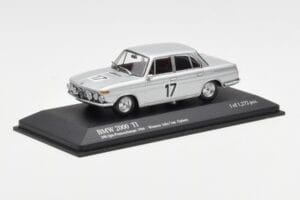 BMW 2000 Ti #17 J. Ickx / C. van Ophem Winners 24 Hours of Spa 1966 Minichamps 1:43 400662517 Druckguss — Bild 2 von 4