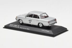 BMW 2000 Ti #17 J. Ickx / C. van Ophem Winners 24 Hours of Spa 1966 Minichamps 1:43 400662517 Druckguss — Bild 3 von 4