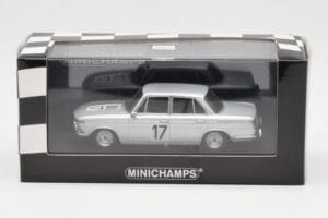 BMW 2000 Ti #17 J. Ickx / C. van Ophem Winners 24 Hours of Spa 1966 Minichamps 1:43 400662517 Druckguss — Bild 4 von 4