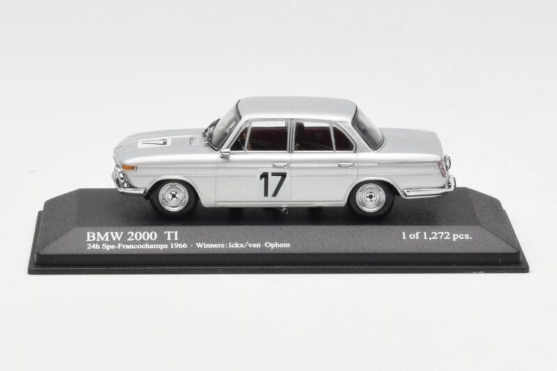 BMW 2000 Ti #17 J. Ickx / C. van Ophem Winners 24 Hours of Spa 1966 Minichamps 1:43 400662517 Druckguss