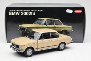 BMW 2002 Ti E10 Sahara Beige Kyosho 1:18 08541BG Druckguss — Bild 8 von 8