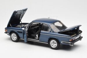 BMW 3.0 CSi E9 Blau Metallic AUTOart 1:18 70672 Druckguss — Bild 5 von 8