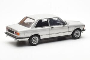 BMW 323i E21 Aspen Silber AUTOart 1:18 80430433552 Druckguss — Bild 3 von 8