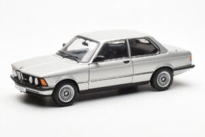 BMW 323i E21 Aspen Silber AUTOart 1:18 80430433552 Druckguss