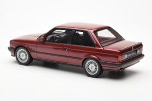BMW 325i E30 Bordeaux Metallic Otto 1:18 OT102 Resin — Bild 5 von 6