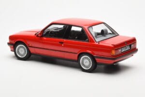 BMW 325i E30 Rot Norev 1:18 183202 Druckguss — Bild 5 von 6