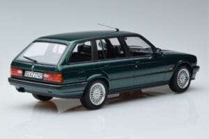 BMW 325i E30 Touring Grün Metallic Norev 1:18 183219 Druckguss — Bild 2 von 6