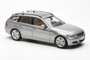 BMW 330i E91 Touring Grau Metallic Kyosho 1:18 80430394359 Druckguss — Bild 6 von 8