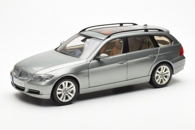 BMW 330i E91 Touring Grau Metallic Kyosho 1:18 80430394359 Druckguss