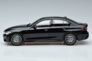 BMW 330i G20 Schwarz Metallic Norev 1:18 183277 Druckguss — Bild 4 von 7