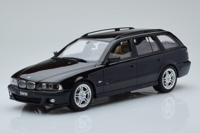 BMW 540 E39 Touring M Package Schwarz Otto 1:18 OT1013 Resin
