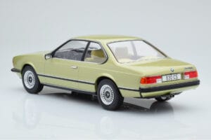 BMW 628 CSi E24 Hellgrün MCG 1:18 MCG18163 Druckguss — Bild 4 von 5