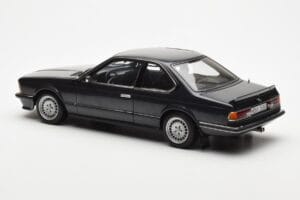 BMW 635 CSi E24 Diamant Schwarz Metallic AUTOart 1:18 70521 Druckguss — Bild 7 von 8