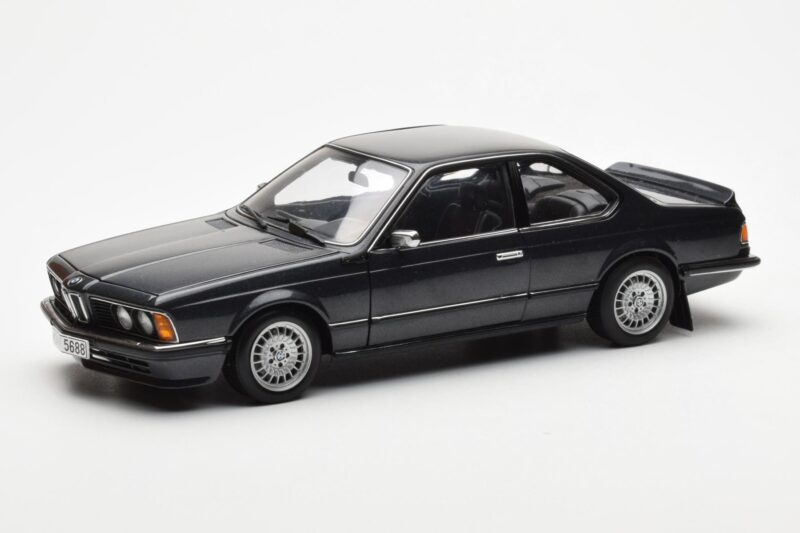 BMW 635 CSi E24 Diamant Schwarz Metallic AUTOart 1:18 70521 Druckguss