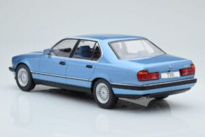 BMW 7 Series E32 730i Blau MCG 1:18 MCG18160 Druckguss — Bild 4 von 5